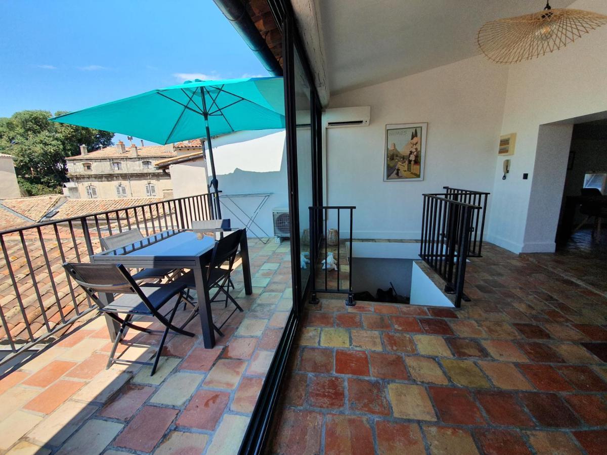 Au Coeur Du Centre Historique - Immeuble Classe - Terrasse - Climatise Daire Nîmes Dış mekan fotoğraf