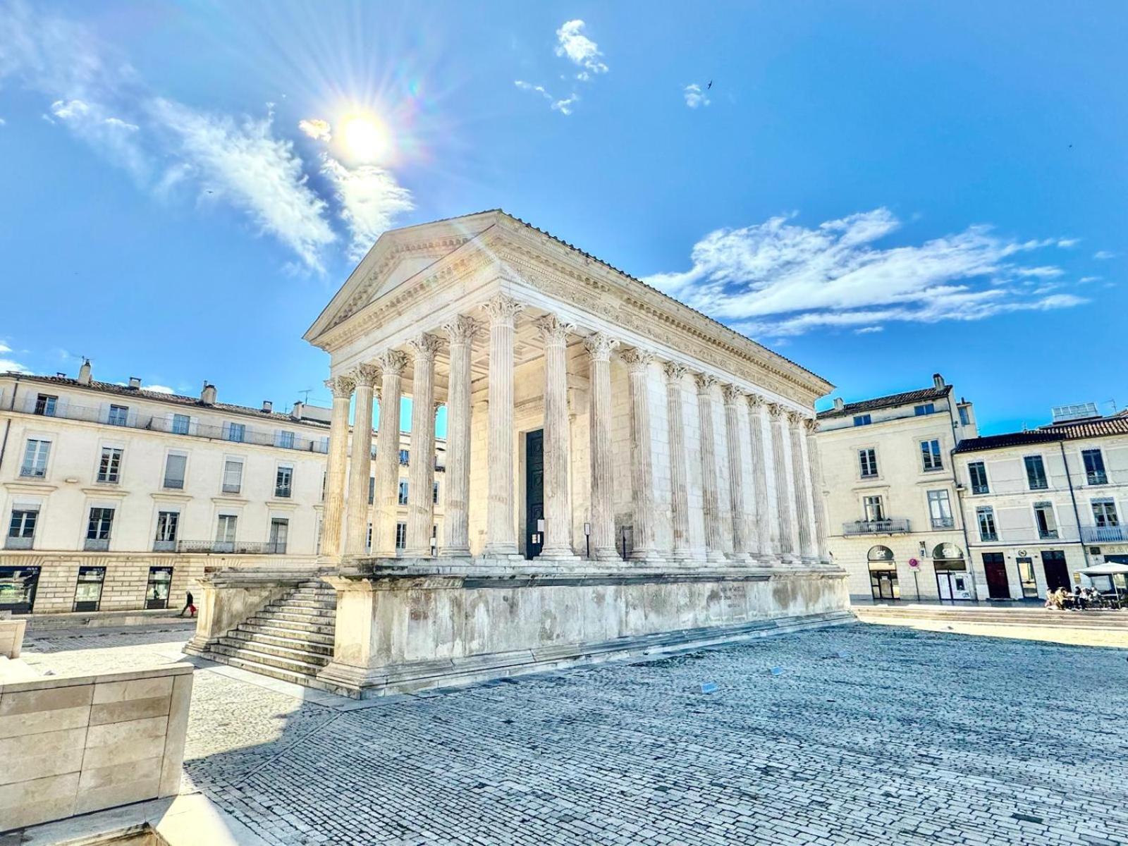 Au Coeur Du Centre Historique - Immeuble Classe - Terrasse - Climatise Daire Nîmes Dış mekan fotoğraf