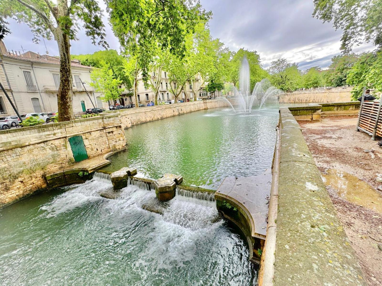 Au Coeur Du Centre Historique - Immeuble Classe - Terrasse - Climatise Daire Nîmes Dış mekan fotoğraf