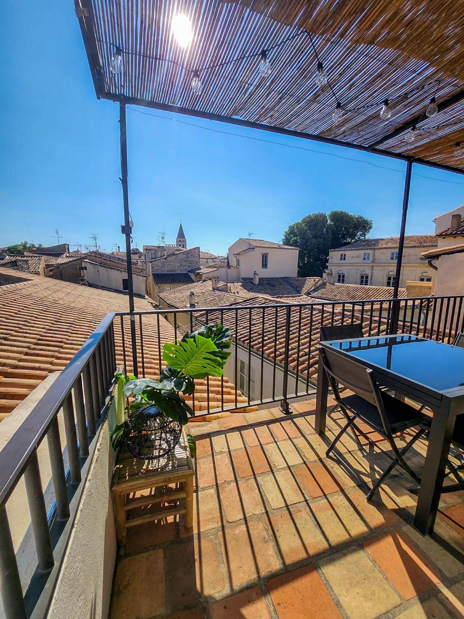 Au Coeur Du Centre Historique - Immeuble Classe - Terrasse - Climatise Nîmes Dış mekan fotoğraf